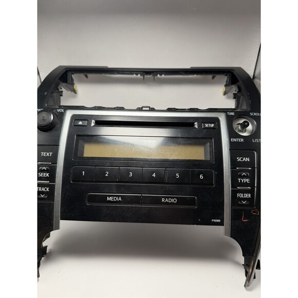 Toyota Camry 2012-13 CD Player/FM/AM Radio - Picture 1 of 4